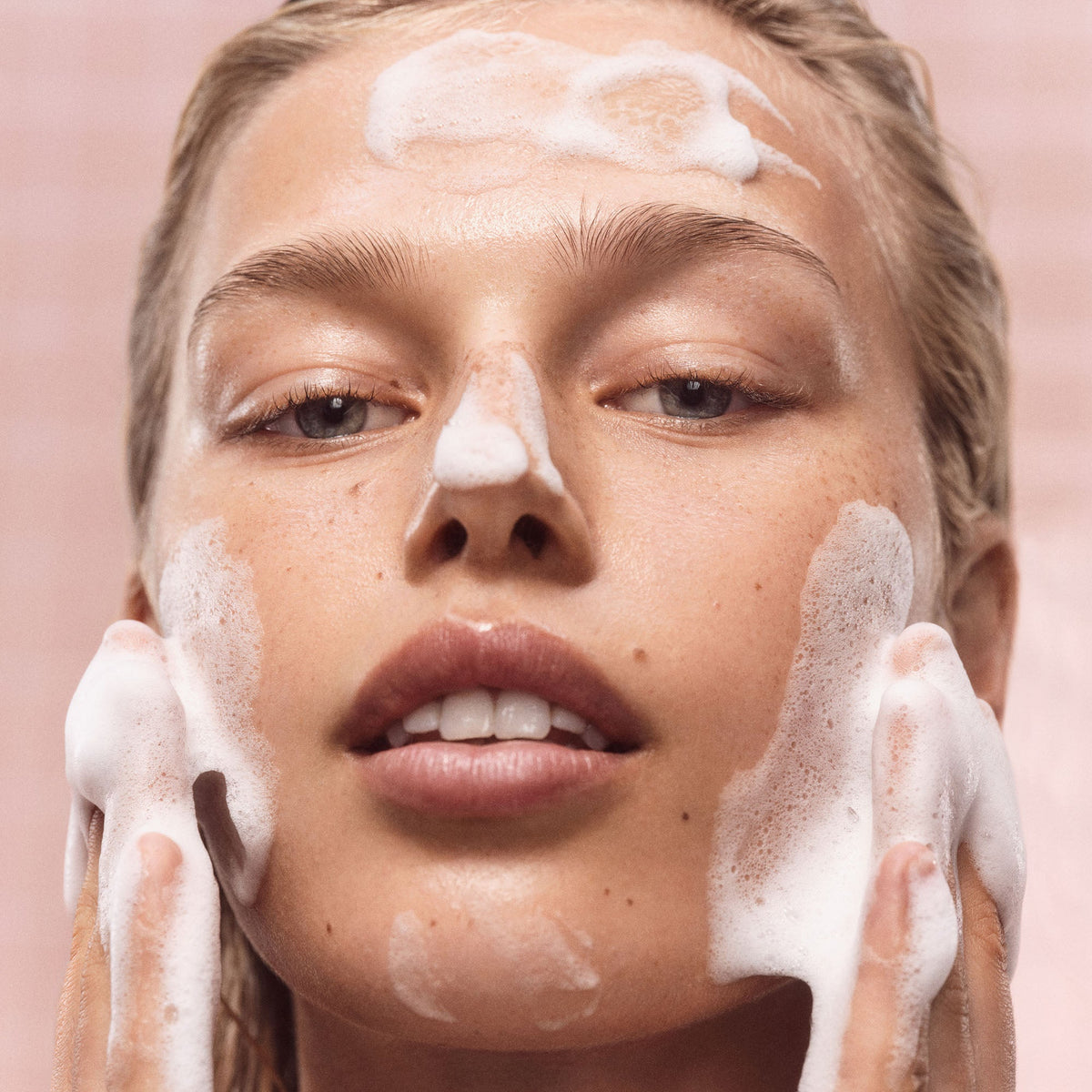 mini-pink-dewtm-gel-cleanser-a2 Pinnk-Dew-4.jpg
