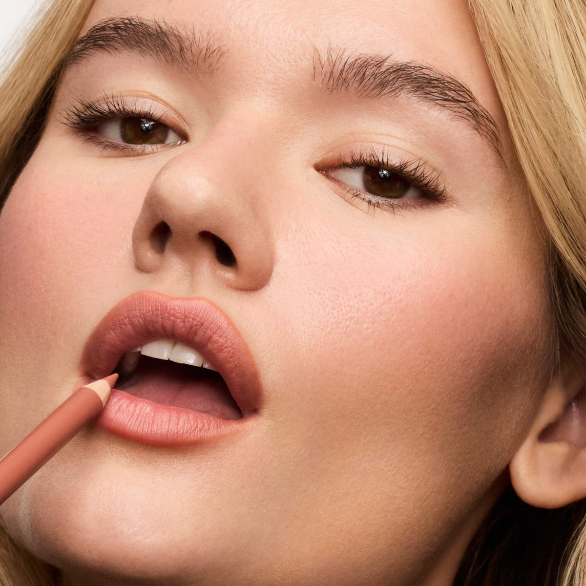 softline-lip-liner-latte-d7 SoftlineLipLiner_Latte_8.jpg